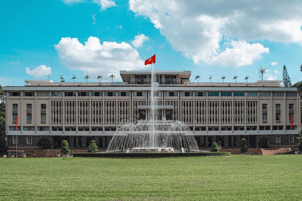 The Independence Palace, a symbol of Vietnam's history and resilience, is a striking architectural landmark in Ho Chi Minh City (Source: Pexels)